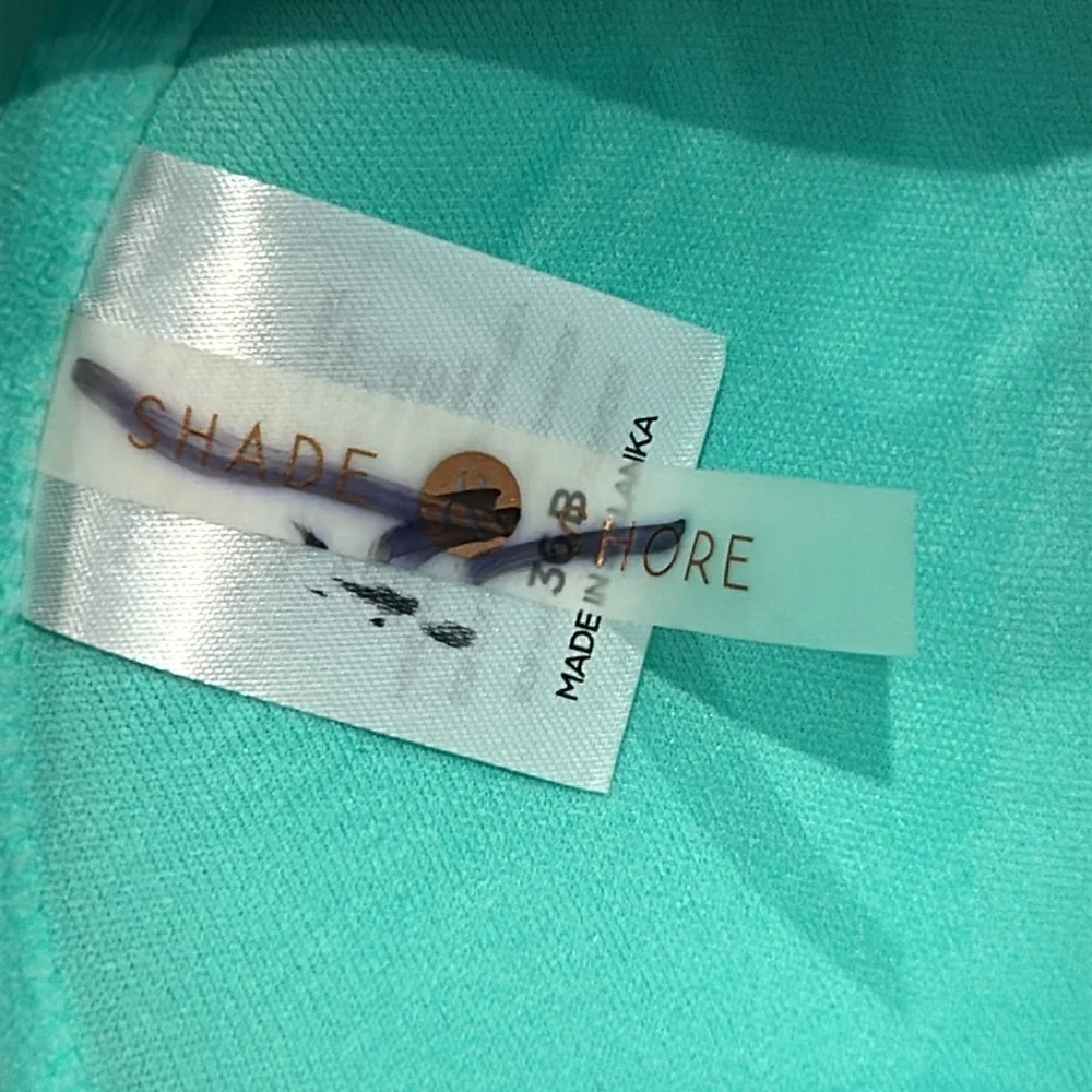 Shade & Shore beautiful bikini swim top size 36B NWOT